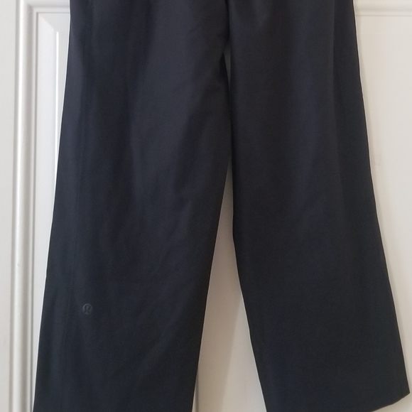 Lululemon Stretch High Rise Cropped Pant Size 4 - Picture 9 of 11